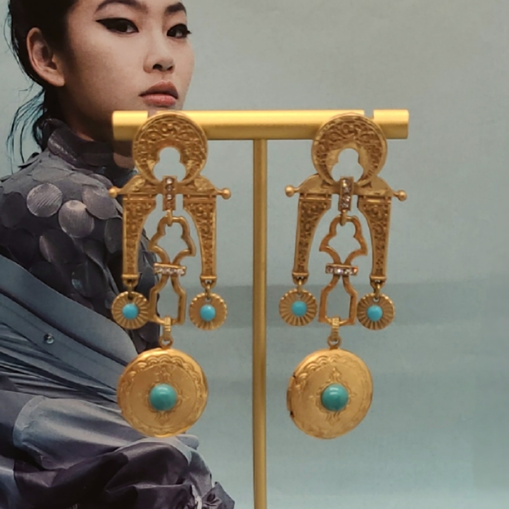 Vintage Estate Moraccan Palace Crystal Locket Gold Chandelier Earrings - Picture 4 of 15
